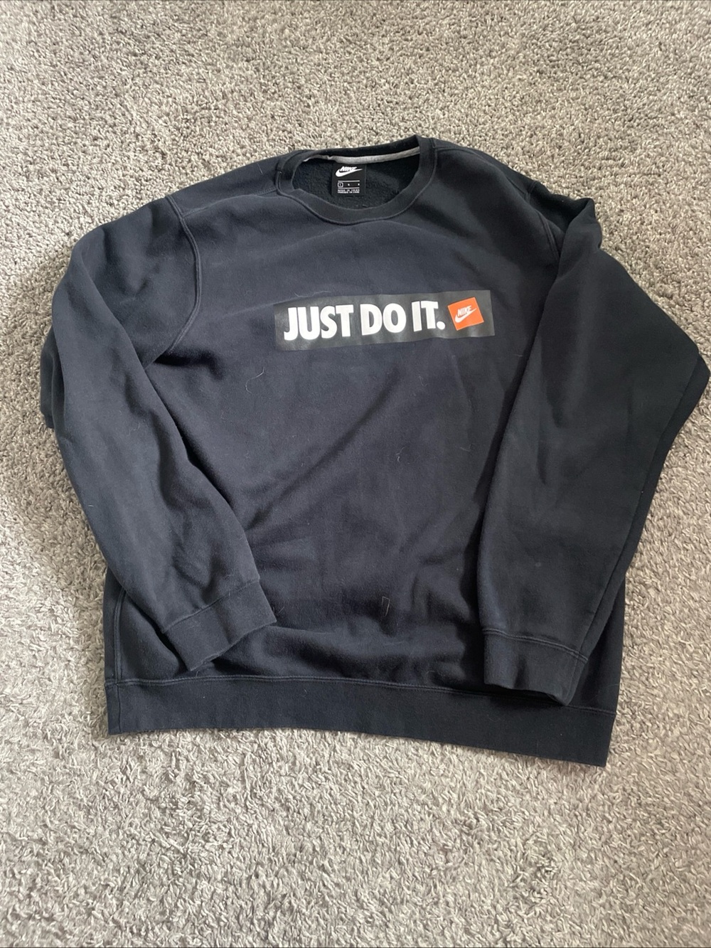 Nike Men's Black 'Just Do It.' Crewneck Sweatshirt